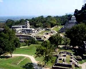 Tikal is the largest and most studied monument of the classical Mayan era. This city is located in the north of Guatemala in the department of Petain, in a zone of humid tropical forests